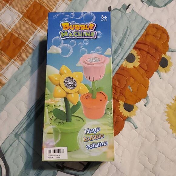 BUBBLE MACHINE - Picture 1 of 10